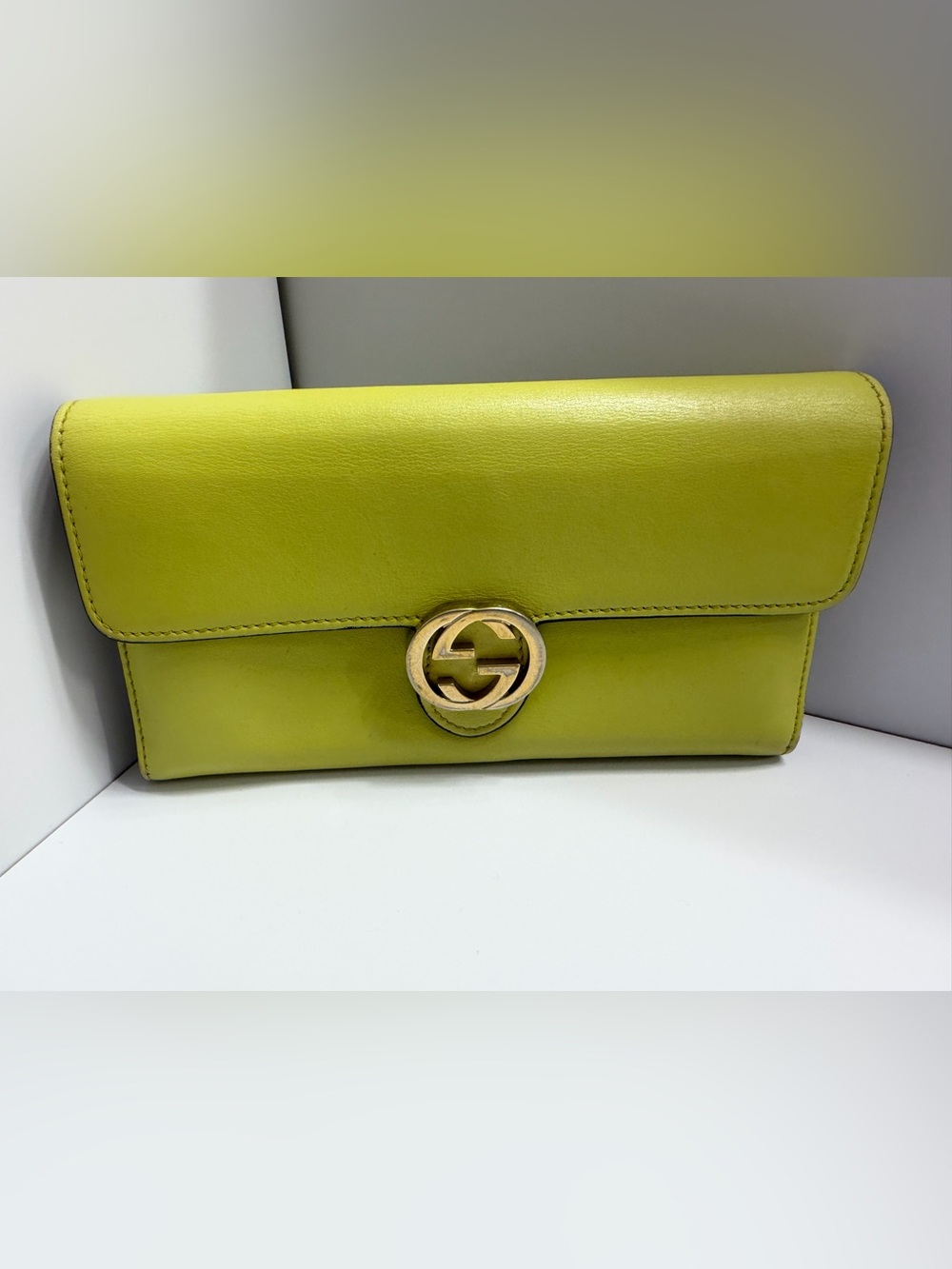 Gucci Lime Green Leather Wallet with Gold Interlocking G